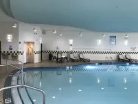Holiday Inn & Suites 芝加哥西北 - 埃爾金 - 游泳池