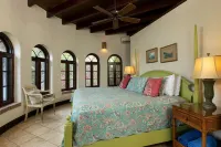 Peter Bay Gatehouse Hotels in 