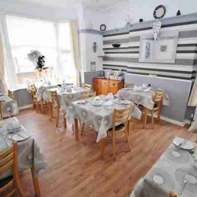 Serena Court Hotel Dining/Meeting Rooms