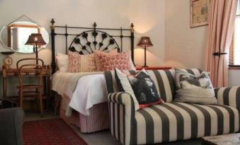 Aa'Qtansisi Guesthouse - Housity