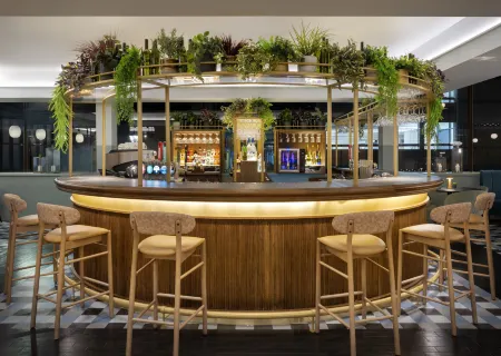 Leonardo Royal Hotel Birmingham Отели рядом с достопримечательностью «Birches Green Evangelical Free Church»