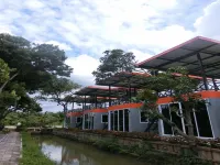 Meephawa Resort Hotels in Bang Khonthi