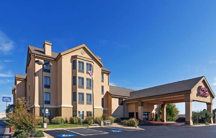 Hampton Inn & Suites Tulsa-Woodland Hills at 71st & Memorial