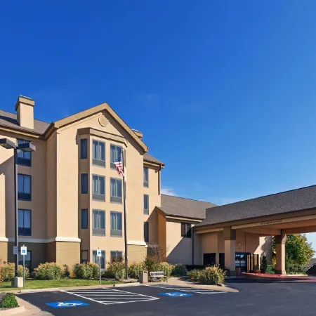Hampton Inn & Suites Tulsa-Woodland Hills at 71st & Memorial