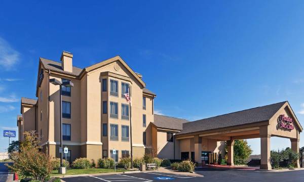 Hampton Inn & Suites Tulsa-Woodland Hills at 71st & Memorial