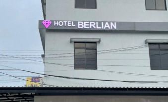 Hotel Berlian