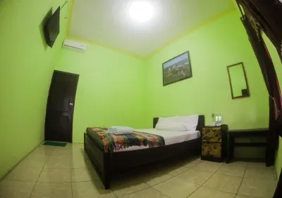 Watukarung Sackstone Guesthouse Hotels in Donorojo