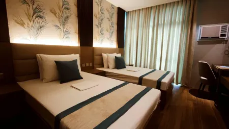 Hotel John Отели в г. Тагбиларан