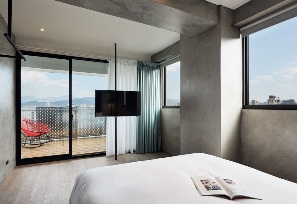 1. 워터프런트 호텔..