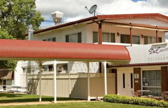 櫻花盛開汽車旅館