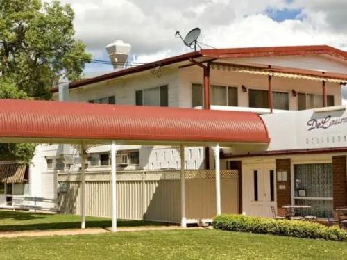 Cherry Blossom Motor Inn Hotels in Young