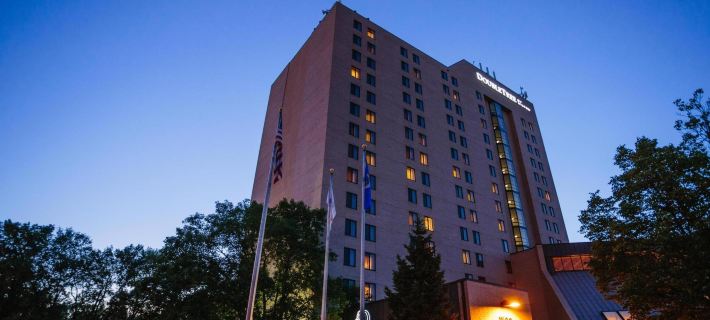 DoubleTree by Hilton Minneapolis-Park Place Hotels in Minneapolis