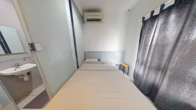 Coastline Hotel
