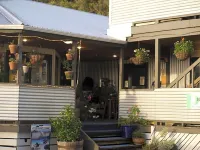 象牙塔背包客小屋旅館 住宿飯店