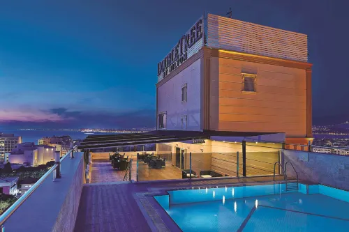 DoubleTree by Hilton Izmir - Alsancak - Ocean View