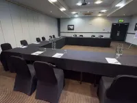 Village Hotel Liverpool Hotel berhampiran Dewan Speke