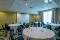 Hampton Inn & Suites by Hilton Glenarden Washington DC فنادق في Lake Arbor