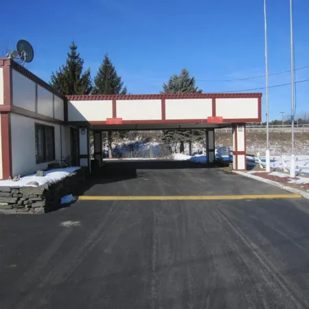 Days Inn by Wyndham Queensbury/Lake George