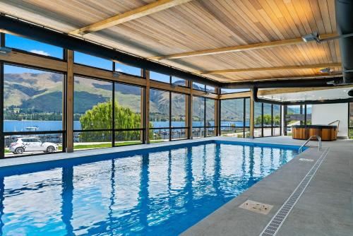 Lakeside Luxury Studio Apartment
