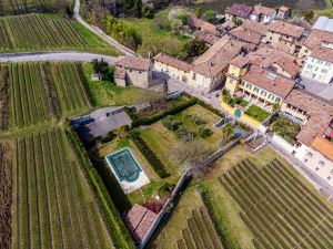 Castello di Brusata Apartment