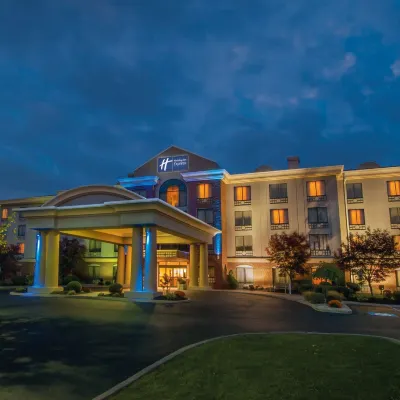 Holiday Inn Express & Suites BUFFALO-AIRPORT by IHG Hotels near Cheektowaga Volunteer Firemen's Memorial Park