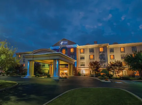 Holiday Inn Express & Suites BUFFALO-AIRPORT by IHG