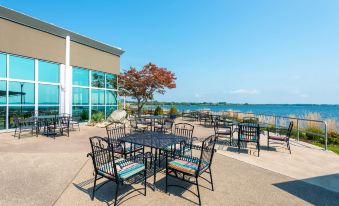 41 Lakefront Hotel, Trademark Collection by Wyndham