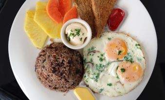 Pacific Suites Boutique Hotel and Bistro - Housity