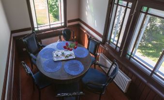 Roze Boutique Apartments - Housity