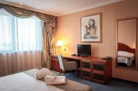 River Palace Hotel Hotels in Atyraw