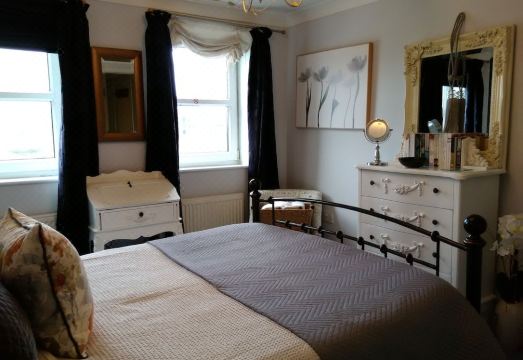 Riverside Court Apartment - Housity