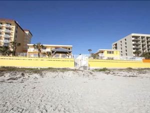 Oceanfront Inn and Suites - Ormond