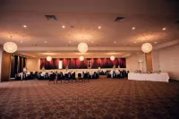 Quality Suites DOlive Hotel dekat Werribee Open Range Zoo