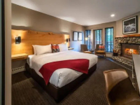 バッファロー マウンテン ロッジ バンフのホテル