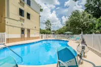 Comfort Inn & Suites DeLand - Near University Hotels in DeLand