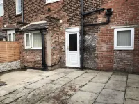 Modern Comfy 2-Bedroom Flat in St Helens Hotels near Rainford