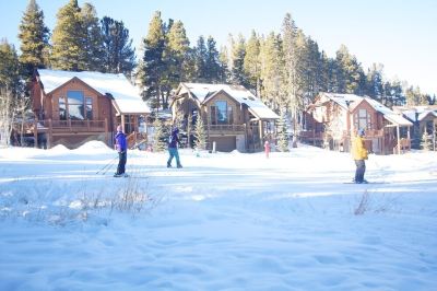 Surroundings #1687 Ski-in, Ski-Out Four Oclock Lodge, on The Ski Run! Photo