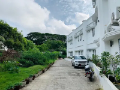 Ascot Hotel