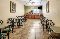 Econo Lodge Cadillac by Choice Hotels in Clam Lake Township