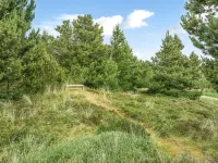 "Hughlek" - 900m from the Sea