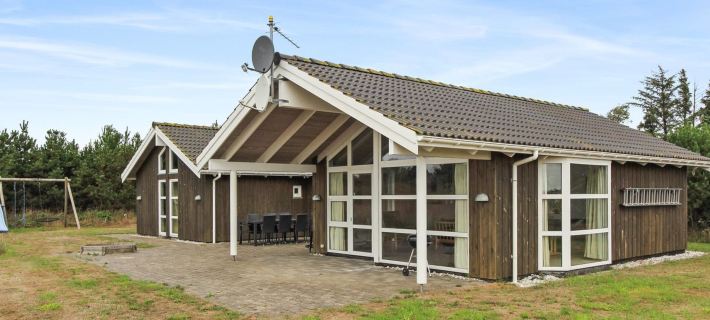 "Calina" - 300m from the Sea Hotels in Saeby