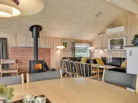 "Hjalmar" - 400m from the Sea