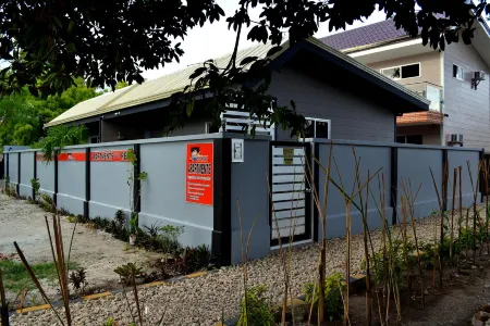 Micky Santoro -Apartments Отели рядом с достопримечательностью «Райский пляж»