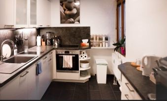 Eine Wohnung Mit Etwas Luxus - Housity