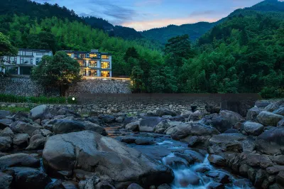 Yuye Xipan Holiday Parent-child Mountain Ye Suxi Meishu (Anji Shenxi Canyon Drifting Store)