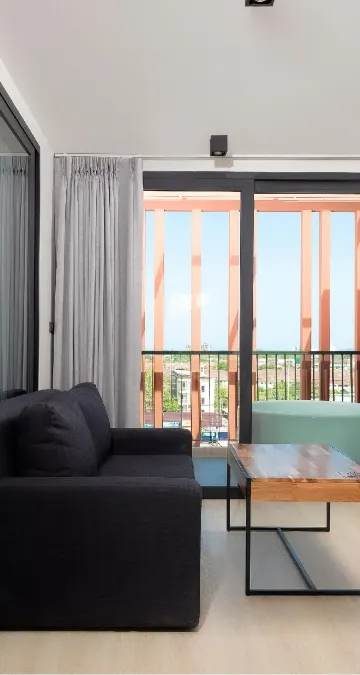 เพนต์เฮาส์ B พร้อมอ่างอาบน้ำ (ชั้นบนสุด)