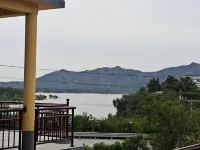 Xibaipo Fishing Harbor Hotel