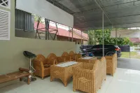 RedDoorz Syariah Near Watervang Lubuk Linggau 2