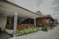 Joglo Meru Hotel di Bugisan