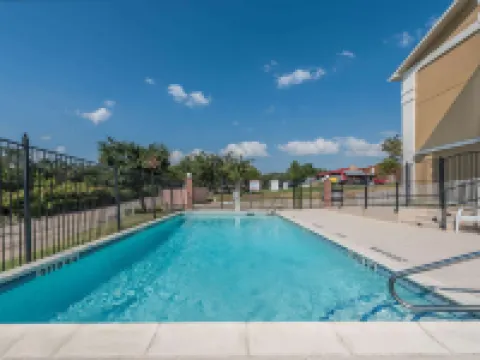 Super 8 by Wyndham Denton Hotels in Denton